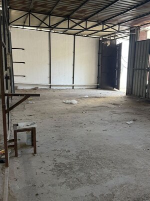 Room in  Warehouse at Wazirabad – for Rent