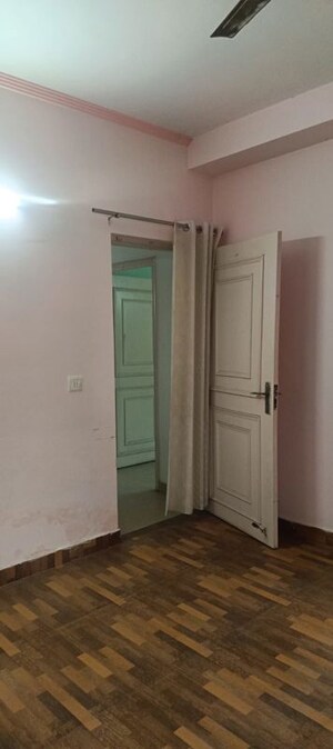 Building Lobby in 3.5 BHK Apartment at Mahagun Moderne, Sector 78 – for Rent