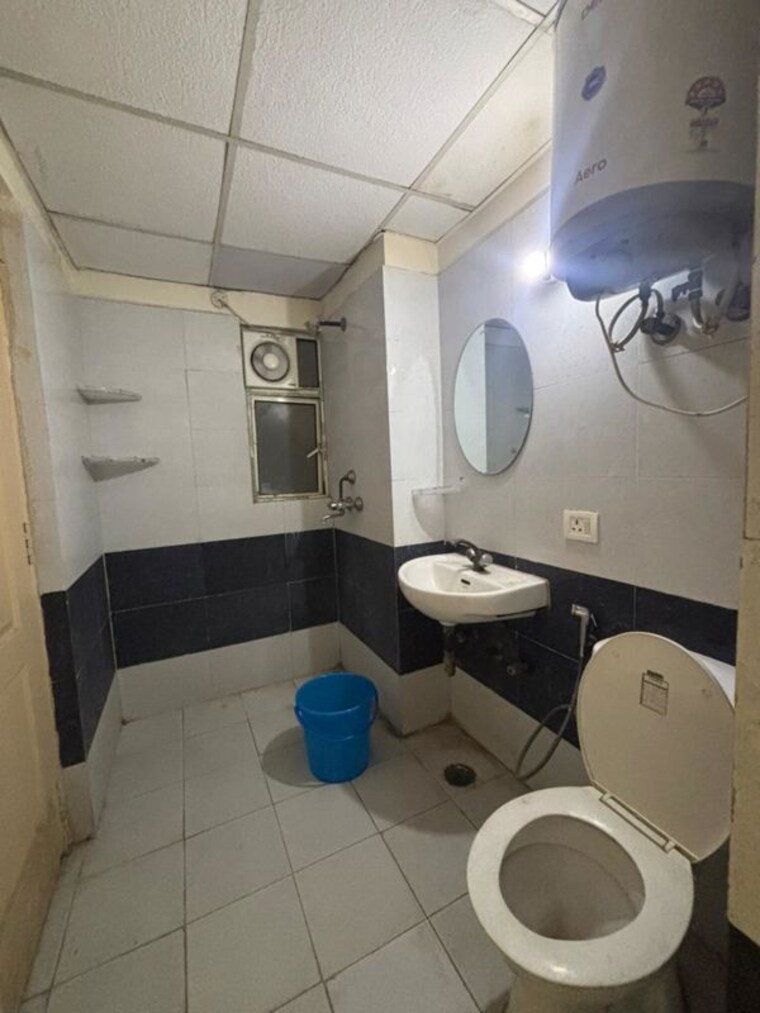 Bathroom, gardenia-golf-city 3.5 Bedroom 1350 Sq.Ft. Apartment In Sector 75 Noida 10297936