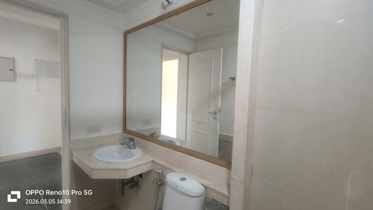 Bathroom, hiranandani-heritage-tower 3 Bedroom 1400 Sq.Ft. Apartment In Powai Mumbai 10297948