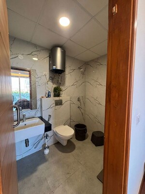 Team Area in 2 BHK Apartment at Omaxe Lake, North Mullanpur – for Sale