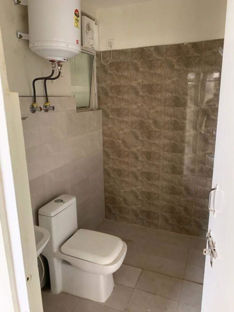 Bathroom, suncity-avenue-102 2 Bedroom 632 Sq.Ft. Apartment In Sector 102 Gurgaon 10297964