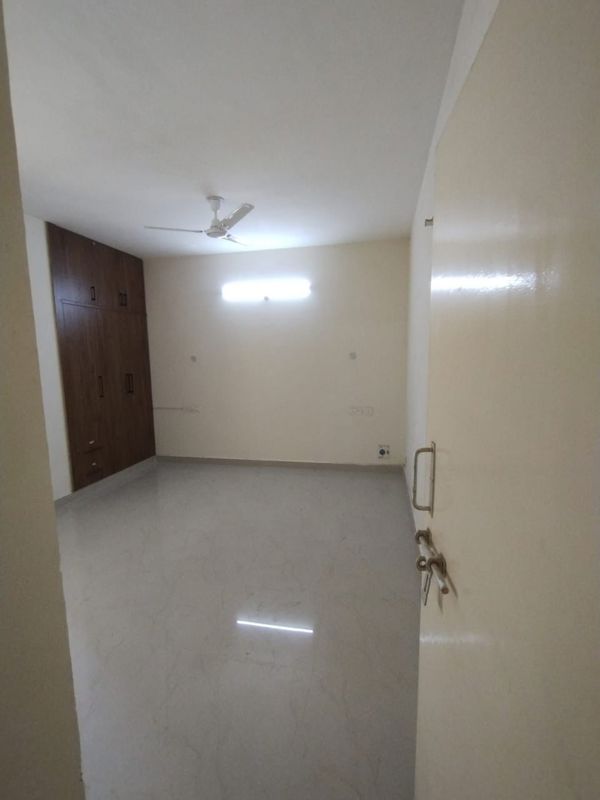 3 BHK Apartment For Rent in Nandakini Alaknanda Estate