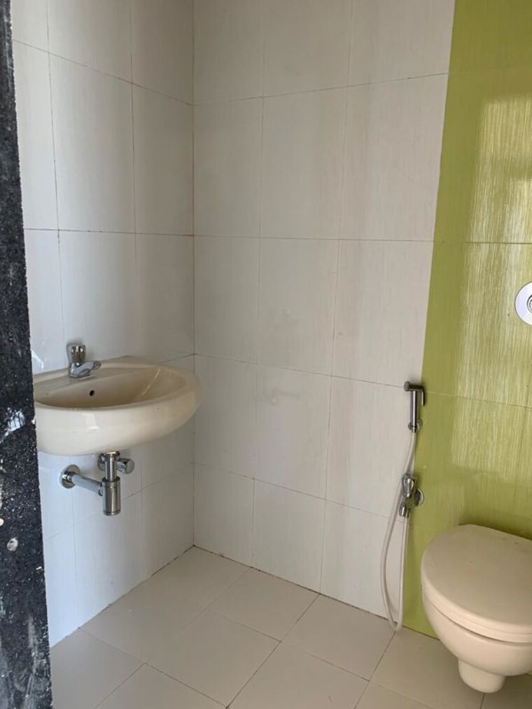 Bathroom, silver-serene-goregaon 4 Bedroom 1160 Sq.Ft. Apartment In Goregaon West Mumbai 10297975