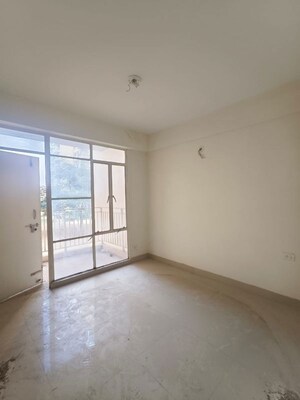 Room in 2 BHK Apartment at Suncity Avenue 102, Sector 102 – for Sale