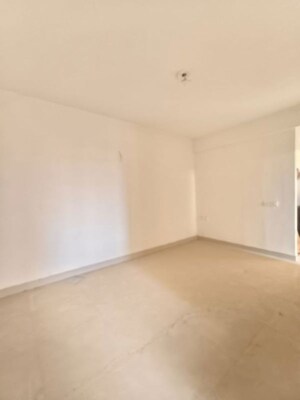 Room in 2 BHK Apartment at Suncity Avenue 102, Sector 102 – for Sale