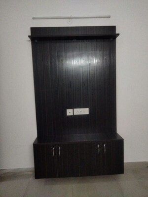 Furnished Amenities in 2 BHK Apartment at Panchsheel Greens II, Sector 16 Greater Noida – for Rent