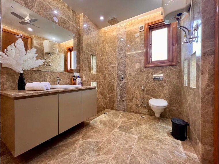 Bedroom, south extension ii 4 Bedroom 5000 Sq.Ft. Builder Floor In South Extension ii Delhi 10297969