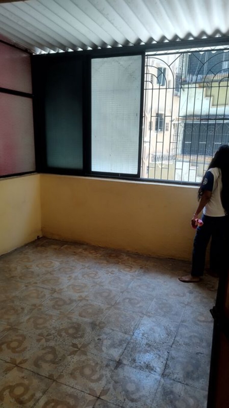 Room, dombivli west  700 Sq.Ft. Apartment In Dombivli West Thane 10298050