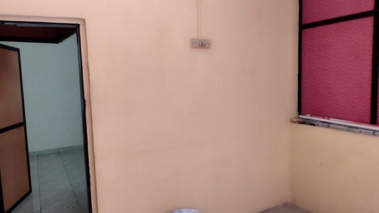 Room, dombivli west  700 Sq.Ft. Apartment In Dombivli West Thane 10298050