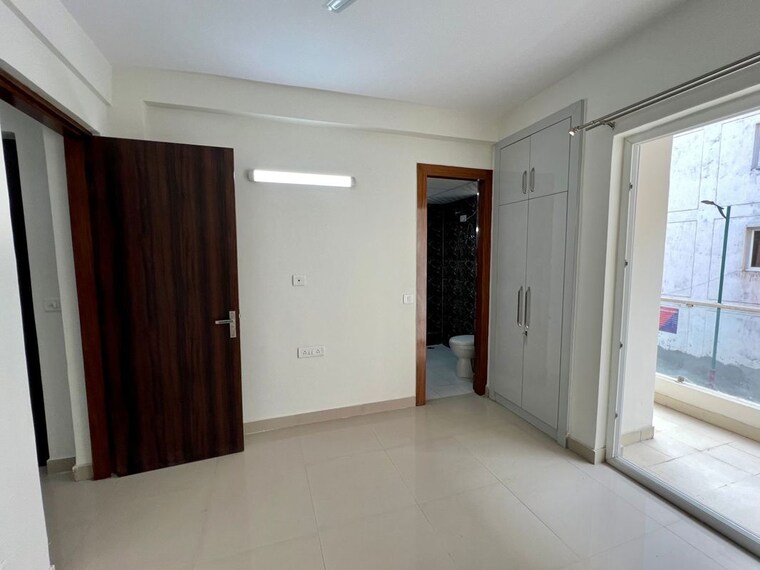 Room, bptp-discovery-park 3 Bedroom 1570 Sq.Ft. Apartment In Sector 80 Faridabad 10298036