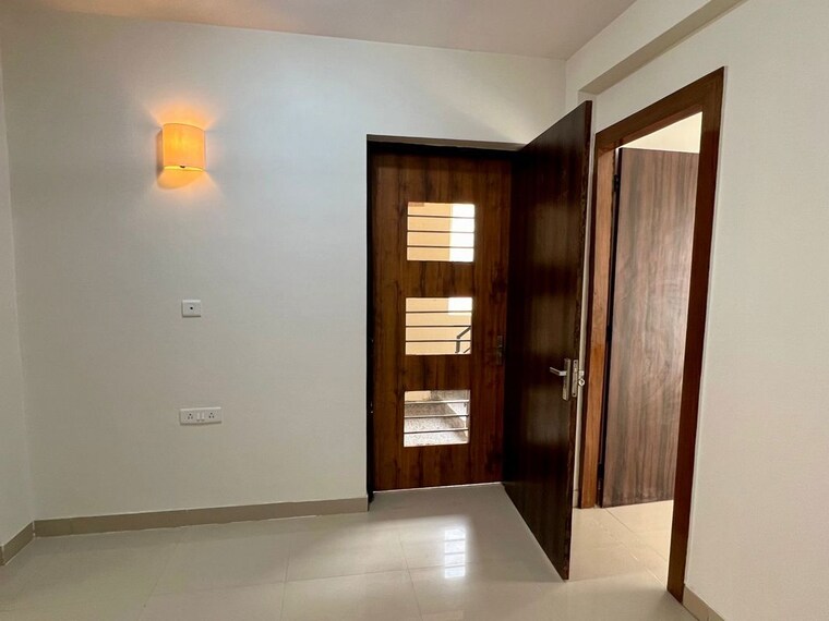 Room, bptp-discovery-park 3 Bedroom 1570 Sq.Ft. Apartment In Sector 80 Faridabad 10298036