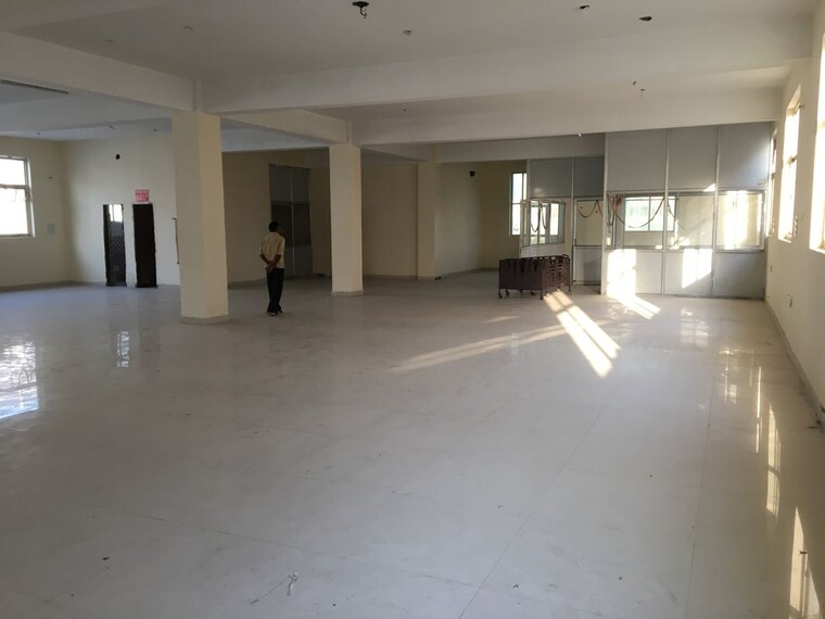 Common Area, sector 67 Commercial Warehouse 5500 Sq.Ft. In Sector 67 Noida 10298056