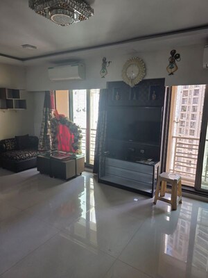 Living Room in 3.5 BHK Apartment at Thane West – for Rent