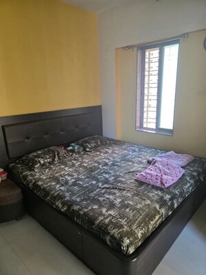 Bedroom in 3.5 BHK Apartment at Thane West – for Rent