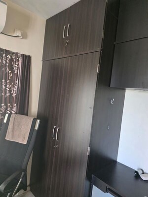 Kitchen in 3.5 BHK Apartment at Thane West – for Rent