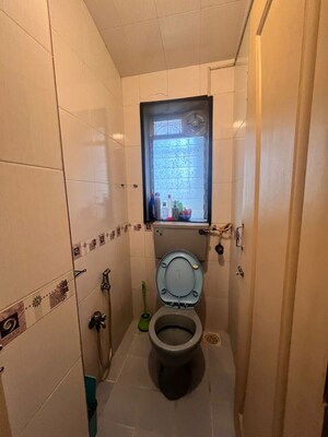 Bathroom in 1 BHK Apartment at Andheri West – for Rent