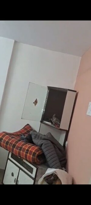 Furnished Amenities in 2 BHK Apartment at Vakola – for Rent