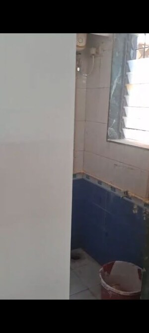 Furnished Amenities in 2 BHK Apartment at Vakola – for Rent