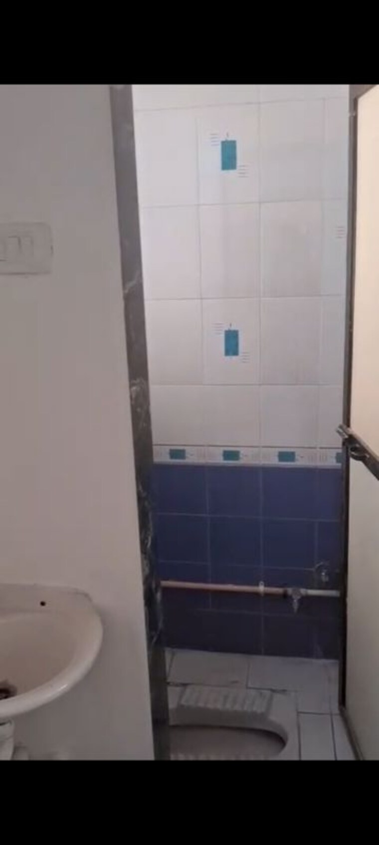 Bathroom, vakola 2 Bedroom 650 Sq.Ft. Apartment In Vakola Mumbai 10298200