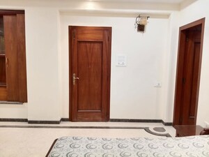 Room in 4 BHK Apartment at Chakala – for Rent
