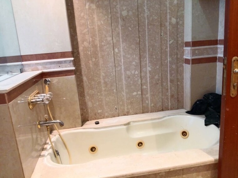 Bathroom, chakala 4 Bedroom 3300 Sq.Ft. Apartment In Chakala Mumbai 10298083