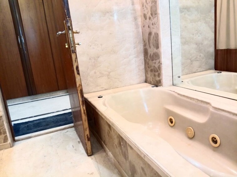 Bathroom, chakala 4 Bedroom 3300 Sq.Ft. Apartment In Chakala Mumbai 10298083