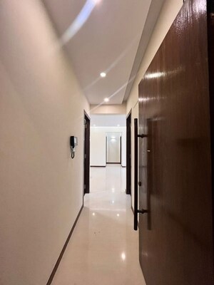  3.5 BHK Apartment at Juhu – for Rent