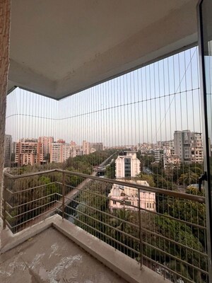 Balcony in 3.5 BHK Apartment at Juhu – for Rent
