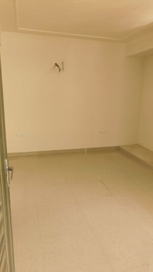 Room in 4 BHK Villa at Vardhman Arcadia Greens, Gandhi Path – for Sale