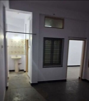 Room in 2 BHK Apartment at Phoolbagan – for Rent