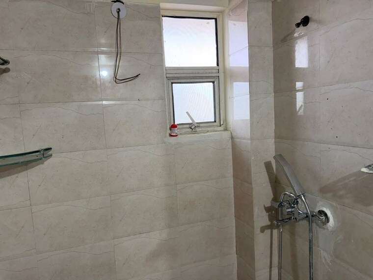 Bathroom, gaur-city-2-16th-avenue 2 Bedroom 1060 Sq.Ft. Apartment In Sector 16c Greater Noida Greater Noida 10298400
