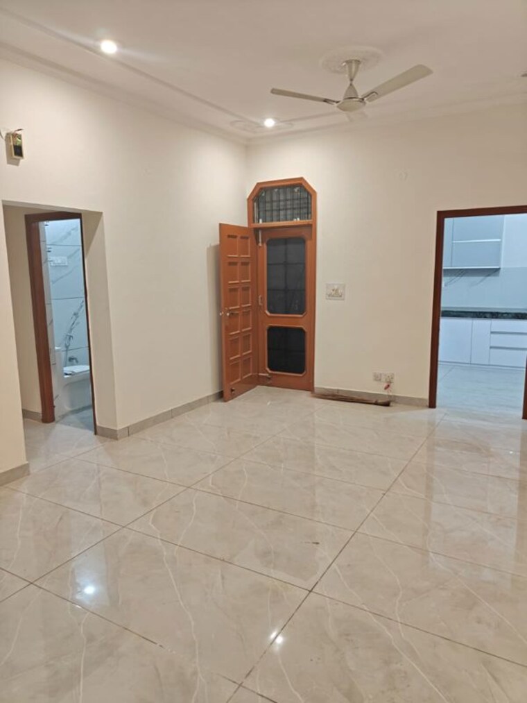 Room, sector 21 3 Bedroom 2100 Sq.Ft. Builder Floor In Sector 21 Panchkula 10298237