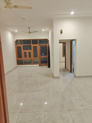 3 BHK Builder Floor For Rent in Sector 21