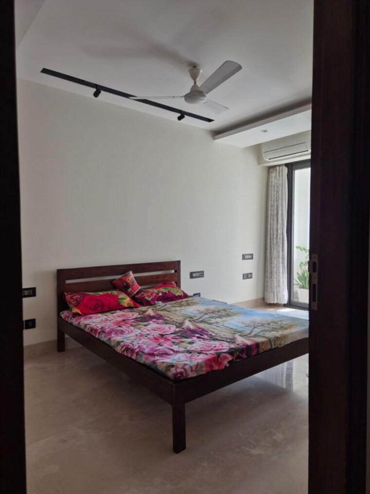 Bedroom, rajouri garden 3 Bedroom 200 Sq.Yd. Builder Floor In Rajouri Garden Delhi 10298452