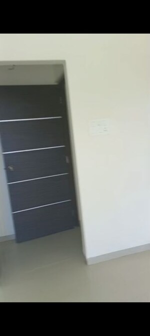 Furnished Amenities in 2 BHK Apartment at Vakola – for Rent