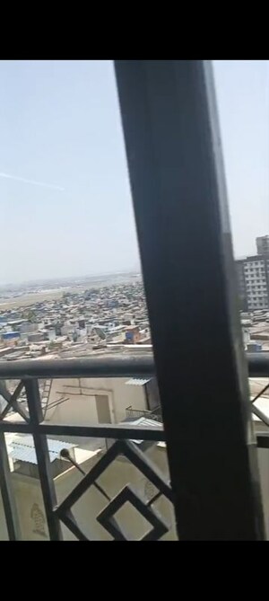 Furnished Amenities in 2 BHK Apartment at Vakola – for Rent