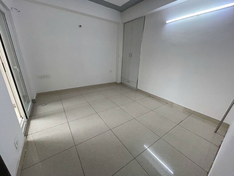 Room, mapsko-krishna-apra-gardens 3 Bedroom 1650 Sq.Ft. Apartment In Vaibhav Khand Ghaziabad 10298392