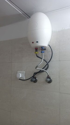 Bathroom in 3 BHK Apartment at Mapsko Krishna Apra Gardens, Vaibhav Khand – for Rent