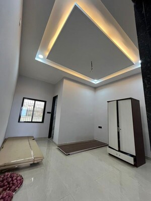 Room in 4 BHK Independent House at Santoshi Nagar – for Rent