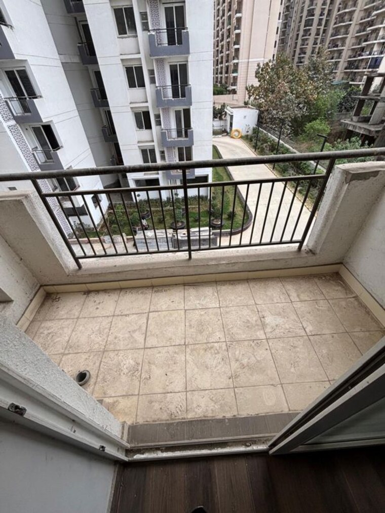 Balcony, supertech-cape-luxe 3 Bedroom 1718 Sq.Ft. Apartment In Sector 74 Noida 10298570