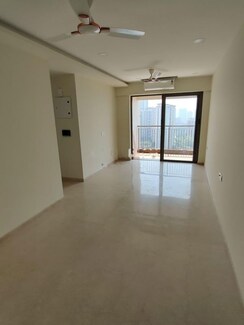 2 BHK Apartment For Rent in Kalpataru Paramount