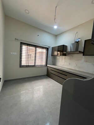 Room in 2 BHK Apartment at Bhatagaon – for Rent