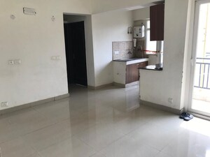 Room in 3 BHK Apartment at Amrapali Royal, Vaibhav Khand – for Rent