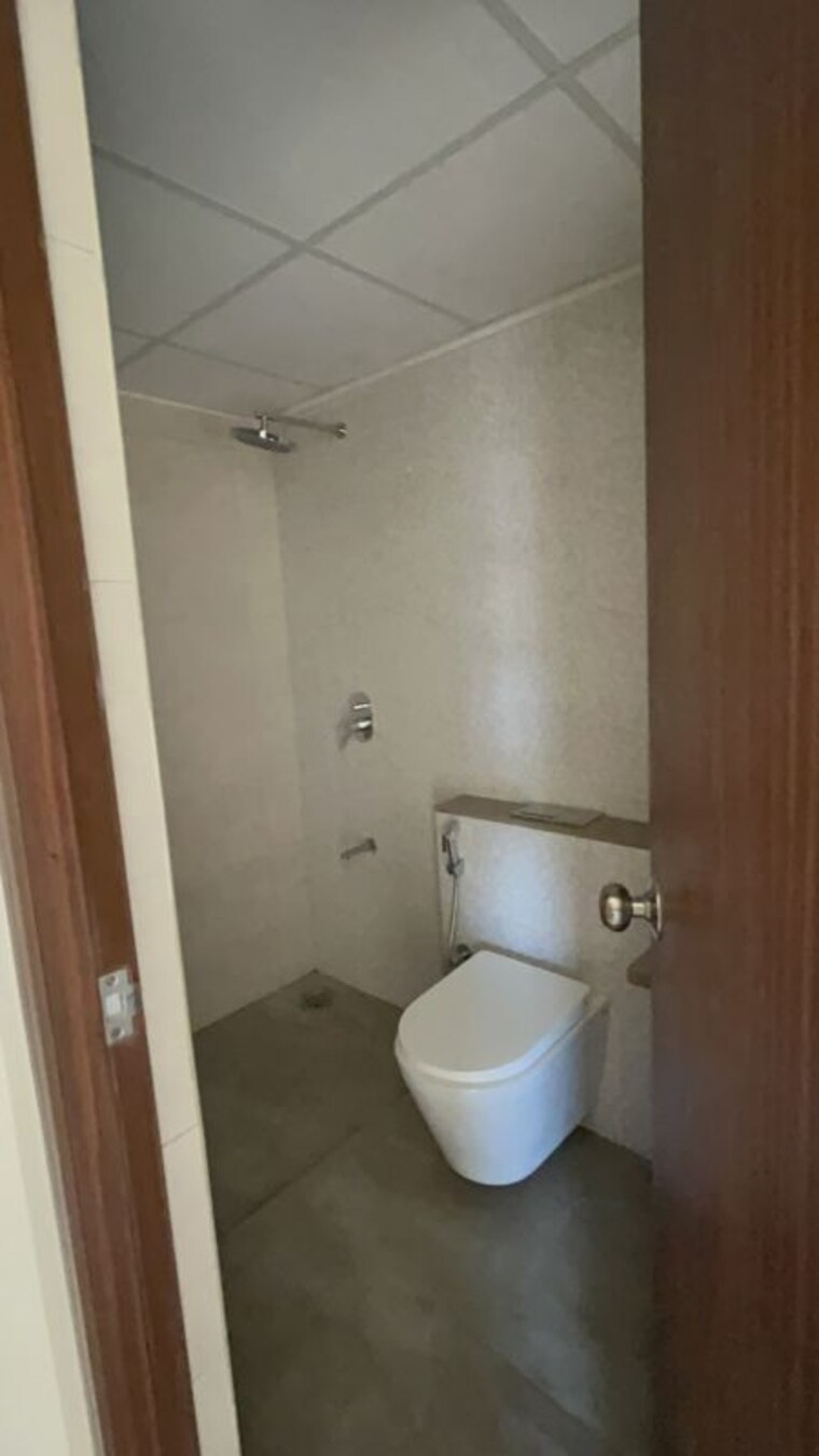 Bathroom, kalpataru-srishti-namaah 3 Bedroom 878 Sq.Ft. Apartment In Mira Road Thane 10298659