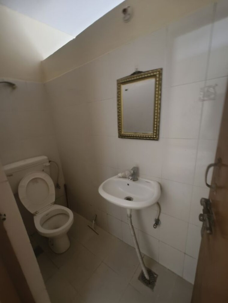 Bathroom, adani-aangan 1 Bedroom 412 Sq.Ft. Apartment In Sector 89a Gurgaon 10298743