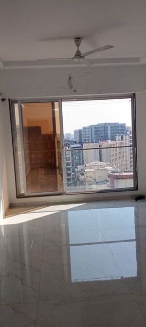 Room in 2 BHK Apartment at Brookhill Tower, Andheri West – for Rent