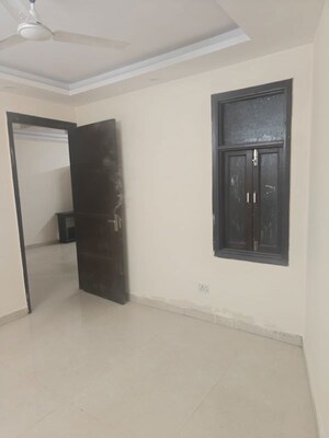 Room in 1 BHK Builder Floor at Govindpuri – for Rent