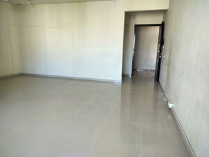 Room in 2 BHK Apartment at Oberoi Realty Park View, Kandivali East – for Rent