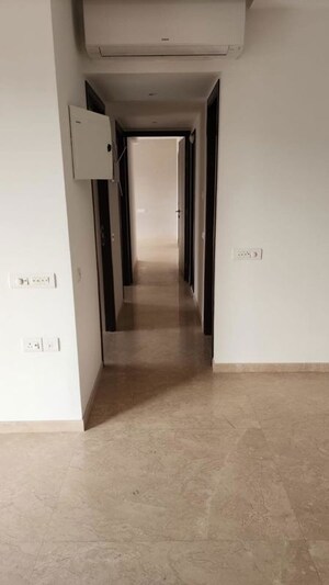 Room in 2.5 BHK Apartment at Castle Rock, Powai – for Rent